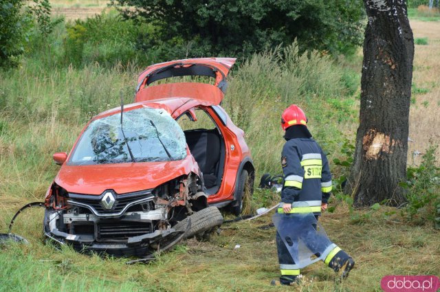 Wypadek osobówki i ciężarówki na dk8 przed Bardem