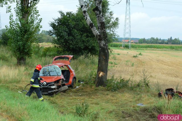 Wypadek osobówki i ciężarówki na dk8 przed Bardem
