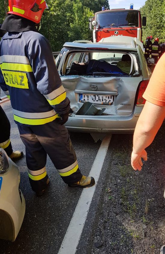 Zderzenie trzech pojazdów na k46 w Laskach
