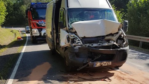 Zderzenie trzech pojazdów na k46 w Laskach
