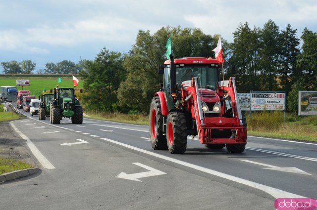 Protest rolników na krajowej „ósemce” od Ząbkowic do Łagiewnik