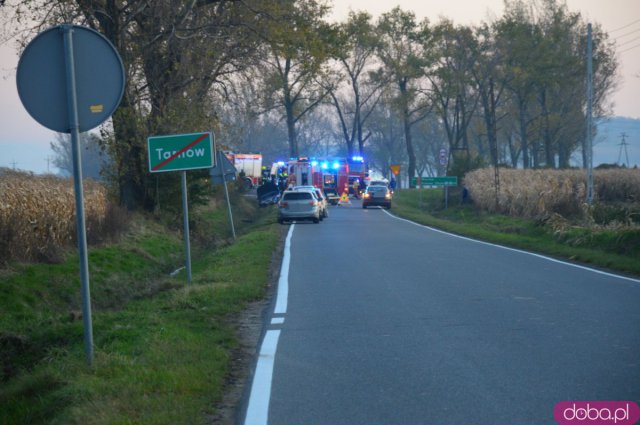 Zderzenie dwóch osobówek na zjeździe na Tarnów. Interweniował LPR