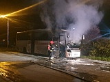 Pożar autobusu przy stacji paliw Ziębice