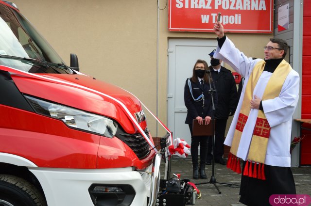 Oficjalne przekazanie nowe samochodu OSP Topola
