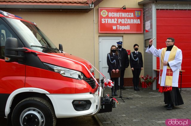 Oficjalne przekazanie nowe samochodu OSP Topola