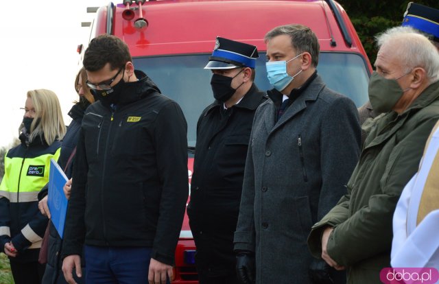 Oficjalne przekazanie nowe samochodu OSP Topola