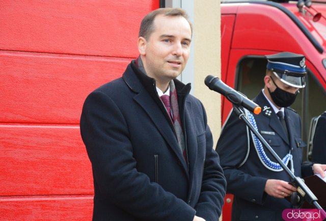 Oficjalne przekazanie nowe samochodu OSP Topola