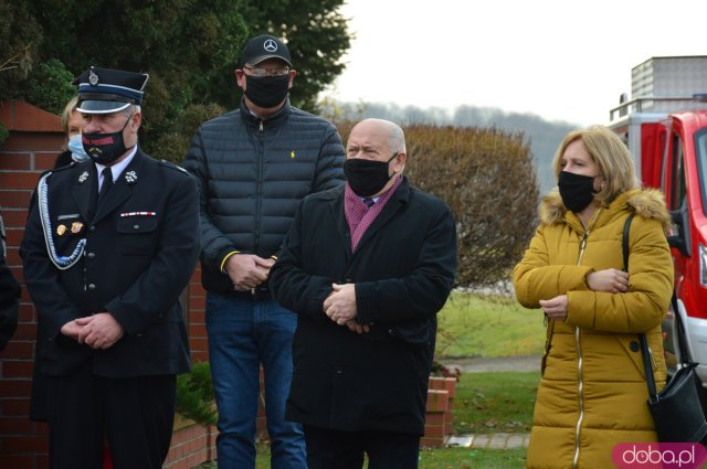 Oficjalne przekazanie nowe samochodu OSP Topola