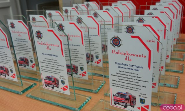 Oficjalne przekazanie nowe samochodu OSP Topola
