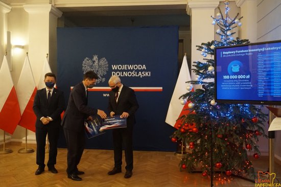 Starosta odebrał promesę z Rządowego Funduszu Inwestycji Lokalnych