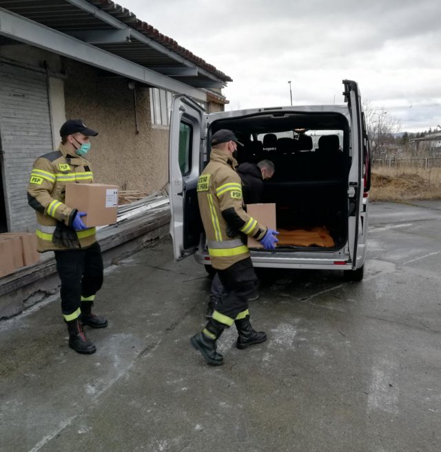 Ząbkowiccy strażacy wspierają akcję szczepień przeciw COVID-19