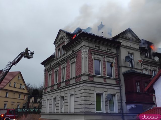 Pożar kamienicy w Bardzie