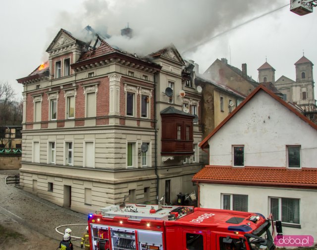 Pożar kamienicy w Bardzie