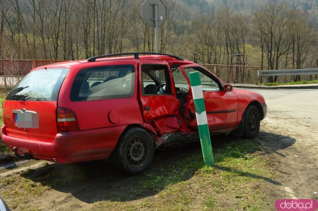 Zderzenie dwóch osobówek na k8 w Bardzie