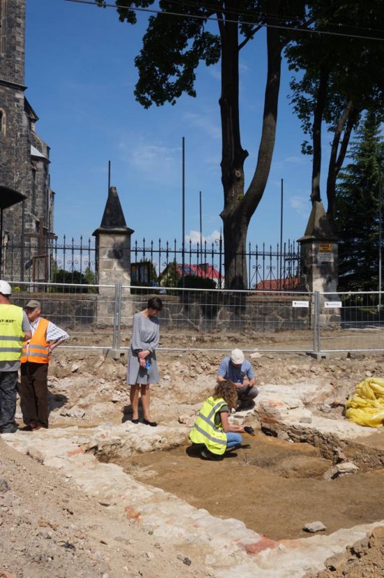 Odkrycie archeologiczne podczas przebudowy ulicy Sudeckiej w Złotym Stoku
