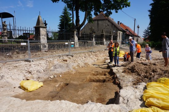 Odkrycie archeologiczne podczas przebudowy ulicy Sudeckiej w Złotym Stoku