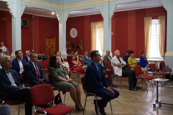 Wicemarszałek województwa wręczył burmistrz Złotego Stoku promesy na dofinansowanie projektów 
