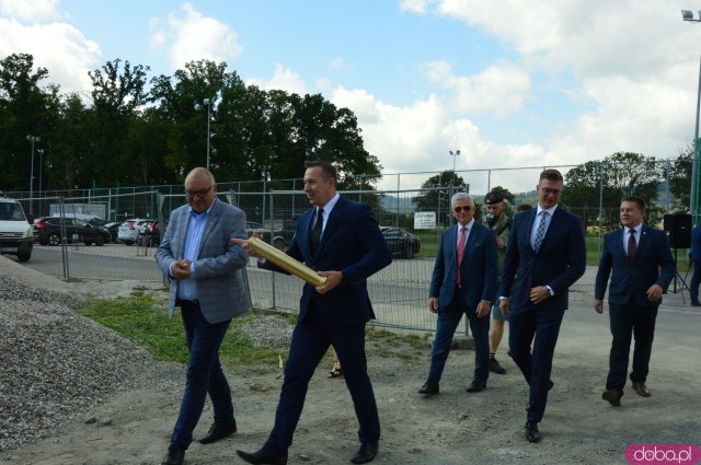 Podpisanie i wmurowanie Aktu Erekcyjnego Inkubatora Przedsiębiorczości w Budzowie