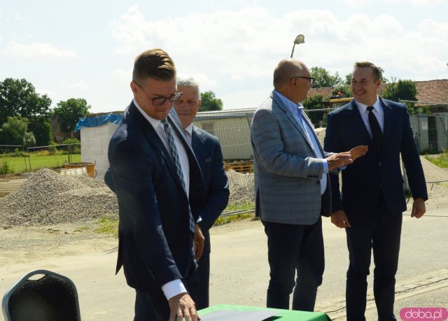 Podpisanie i wmurowanie Aktu Erekcyjnego Inkubatora Przedsiębiorczości w Budzowie