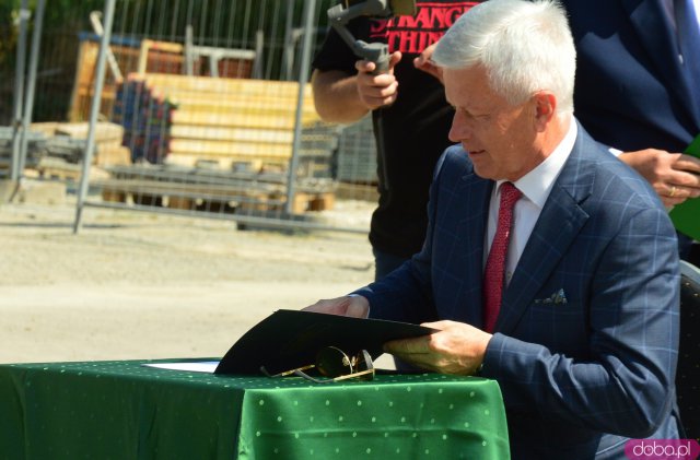 Podpisanie i wmurowanie Aktu Erekcyjnego Inkubatora Przedsiębiorczości w Budzowie