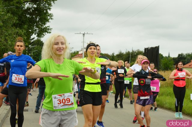  Prawie 400 biegaczy na Ząbkowickiej Dyszce