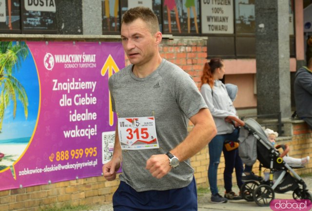  Prawie 400 biegaczy na Ząbkowickiej Dyszce