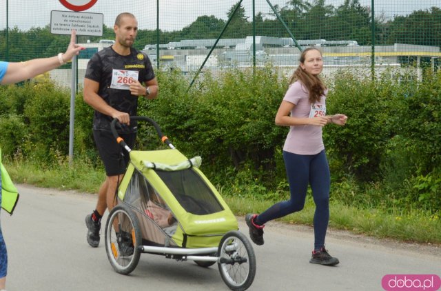  Prawie 400 biegaczy na Ząbkowickiej Dyszce