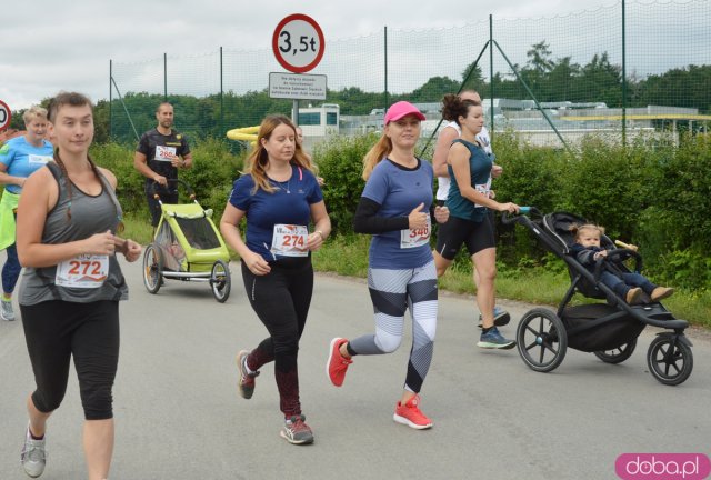  Prawie 400 biegaczy na Ząbkowickiej Dyszce