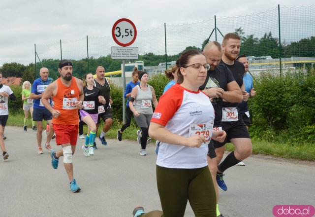  Prawie 400 biegaczy na Ząbkowickiej Dyszce