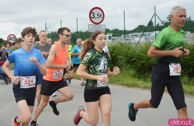  Prawie 400 biegaczy na Ząbkowickiej Dyszce