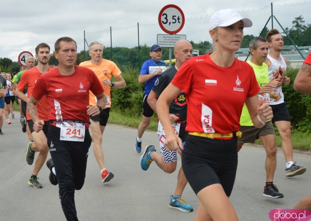  Prawie 400 biegaczy na Ząbkowickiej Dyszce