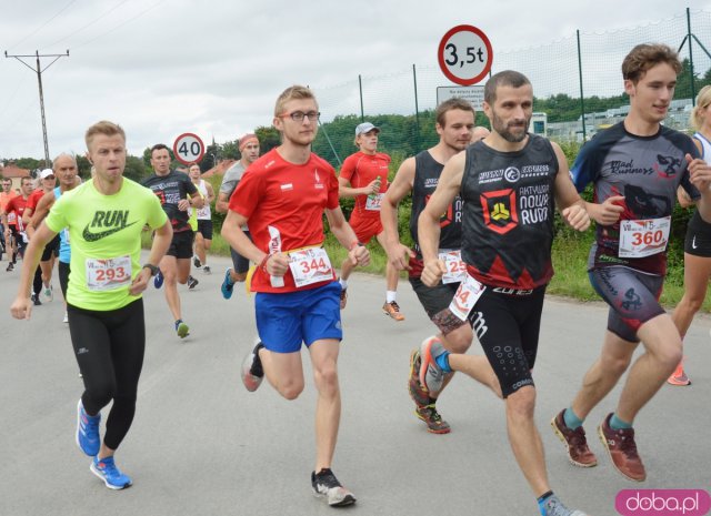  Prawie 400 biegaczy na Ząbkowickiej Dyszce