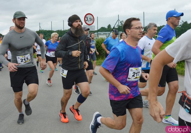  Prawie 400 biegaczy na Ząbkowickiej Dyszce