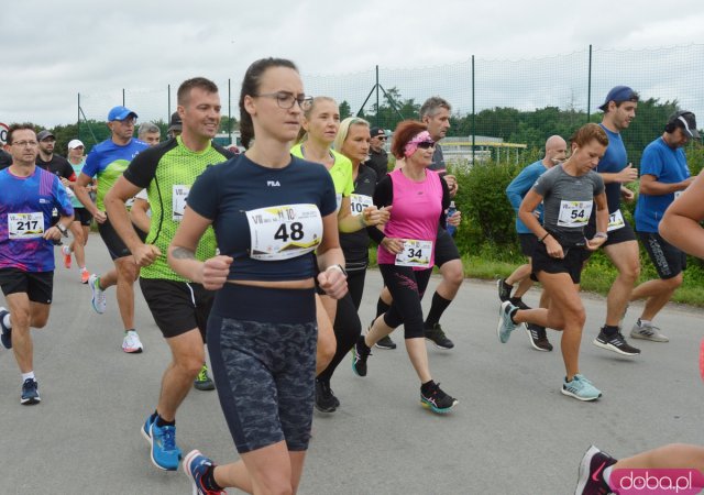  Prawie 400 biegaczy na Ząbkowickiej Dyszce