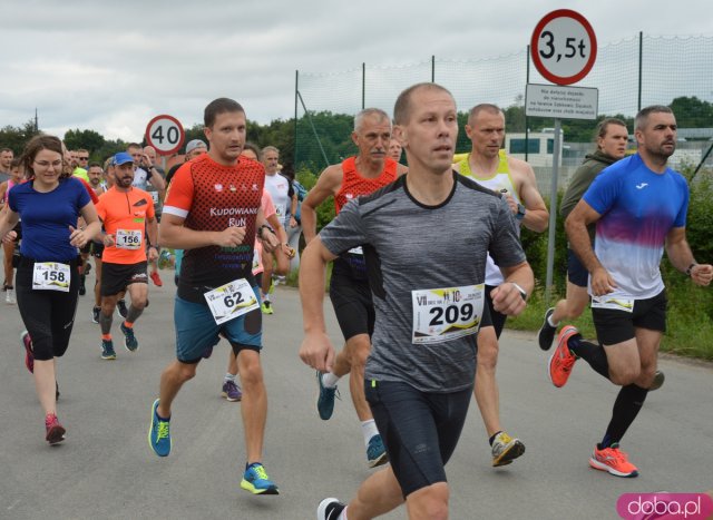  Prawie 400 biegaczy na Ząbkowickiej Dyszce