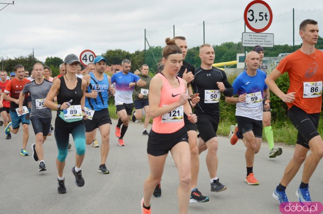  Prawie 400 biegaczy na Ząbkowickiej Dyszce