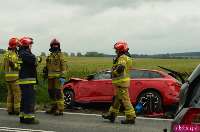 Zderzenie dwóch osobówek na ósemce za Ząbkowicami Śląskimi