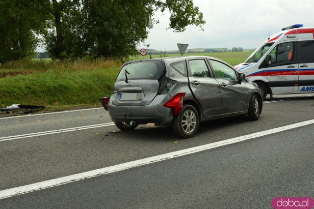 Zderzenie dwóch osobówek na ósemce za Ząbkowicami Śląskimi