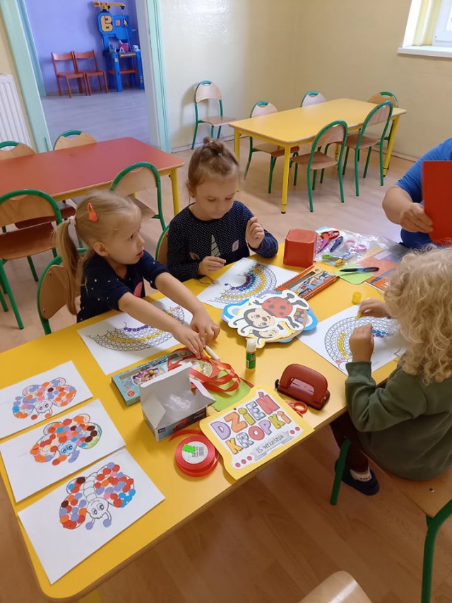 Dzień Kropki w przedszkolu w Kamieńcu Ząbkowickim