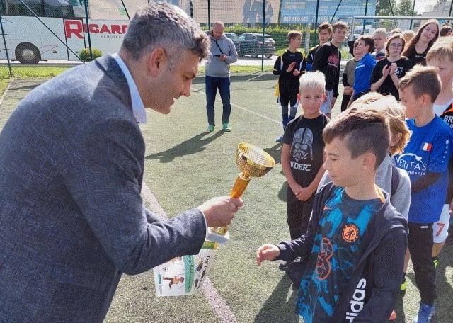 Turniej szkół podstawowych w piłkę nożną o Puchar Burmistrza Ząbkowic Śląskich Kategorie 
