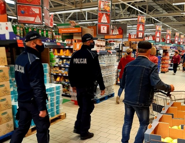 Ząbkowiccy policjanci przypominają o zasadach związanych z COVID-19