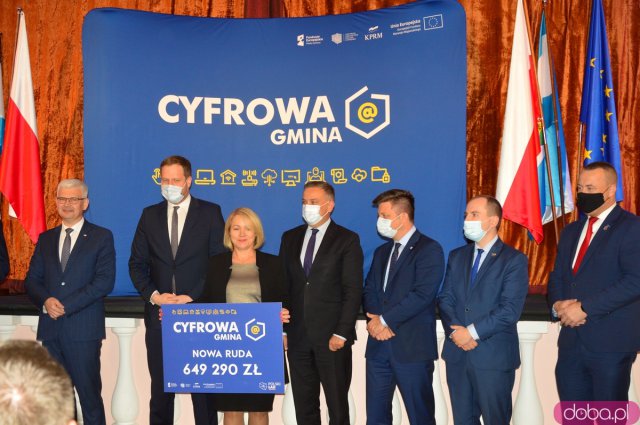 Cyfrowa Gmina - minister wręczył granty samorządowcom