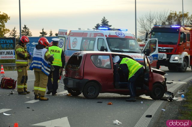 Wypadek na skrzyżowaniu ulicy Wrocławskiej i ósemki