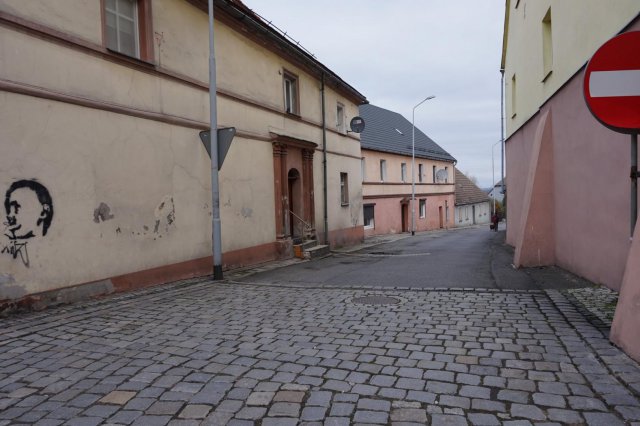 Wkrótce ruszy remont chodników i przejścia dla pieszych na ulicy Wiejskiej. Podpisano umowę