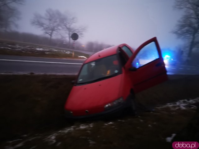 Zderzenie busa i osobówki na trasie Ząbkowice Śląskie - Stoszowice