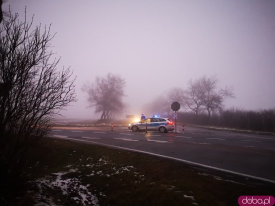 Zderzenie busa i osobówki na trasie Ząbkowice Śląskie - Stoszowice