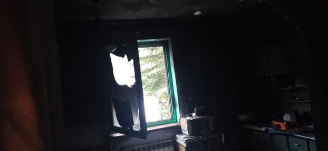 Pożar mieszkania od wybuchu lodówki