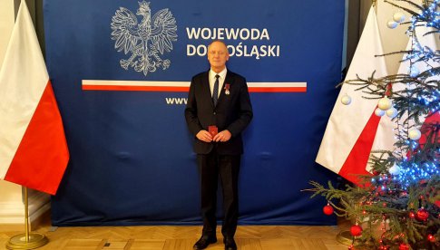 Burmistrz Barda uhonorowany przez prezydenta RP Srebrnym Krzyżem Zasługi 