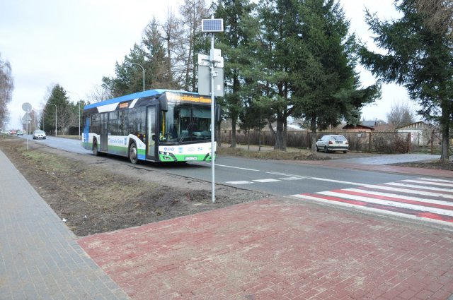 Chodnik do ząbkowickiego parku handlowego i droga w Bobolicach gotowe