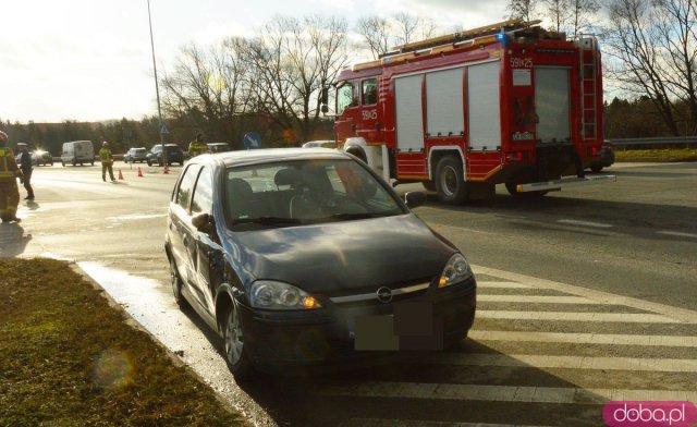 Zderzenie samochodu ciężarowego i osobowego 